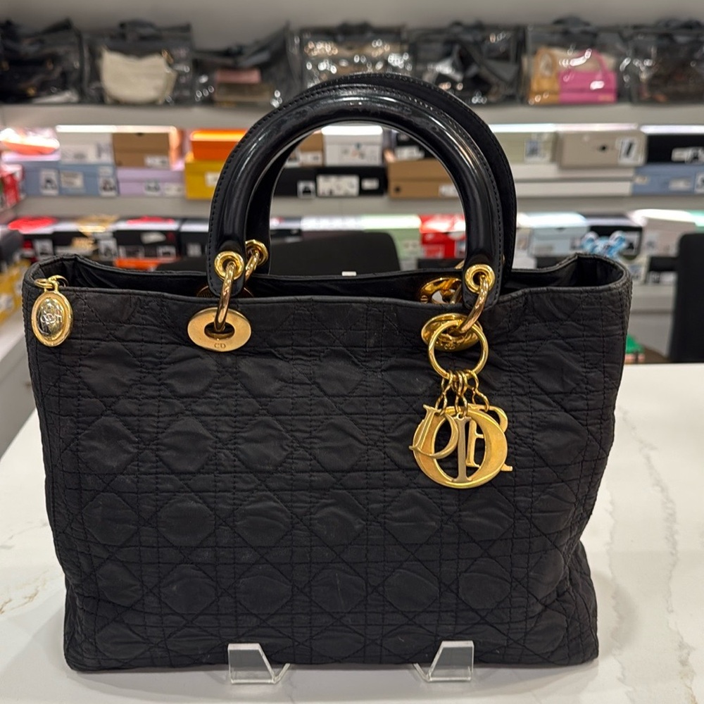 CHRISTIAN DIOR 
Nylon Cannage medium Lady Dior Black